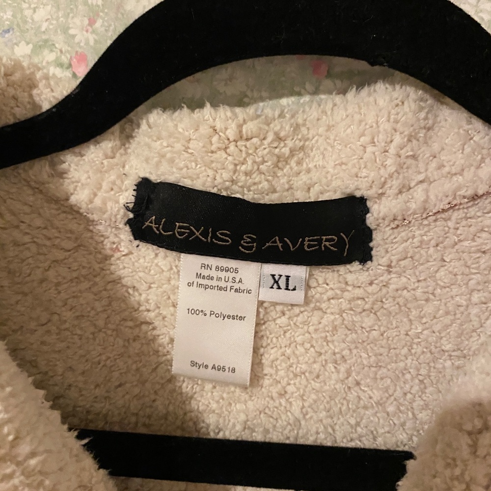 jacket - Picture 3 of 4